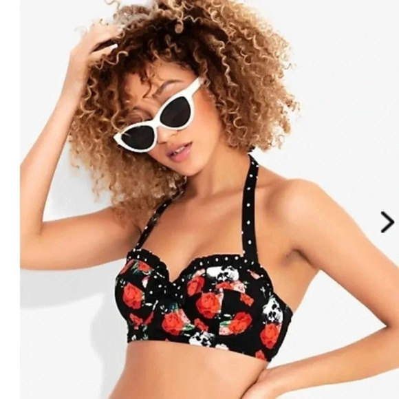 NWT Hot Topic Women' Floral Polka Dot Strap Red Skull Rose Swim Top Size MD - Picture 1 of 5